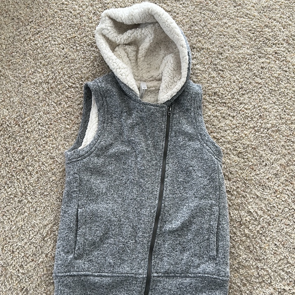 Woman’s Vest - Picture 2 of 4